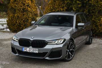 BMW 530iX MPAKIET Lift Komforty Harman Skóra Asystenci HAK Bezwypadek